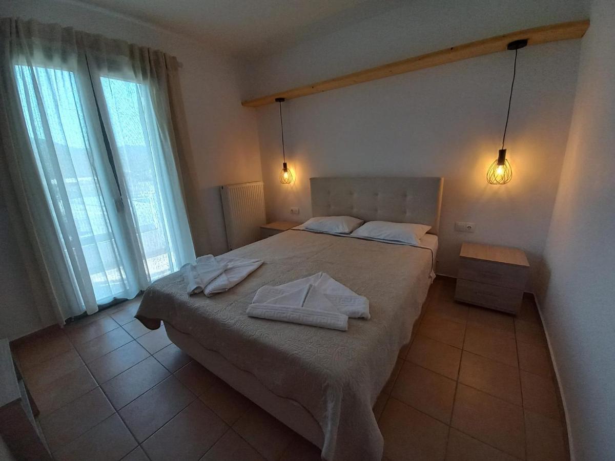 Achilli Apartments Скірос Екстер'єр фото