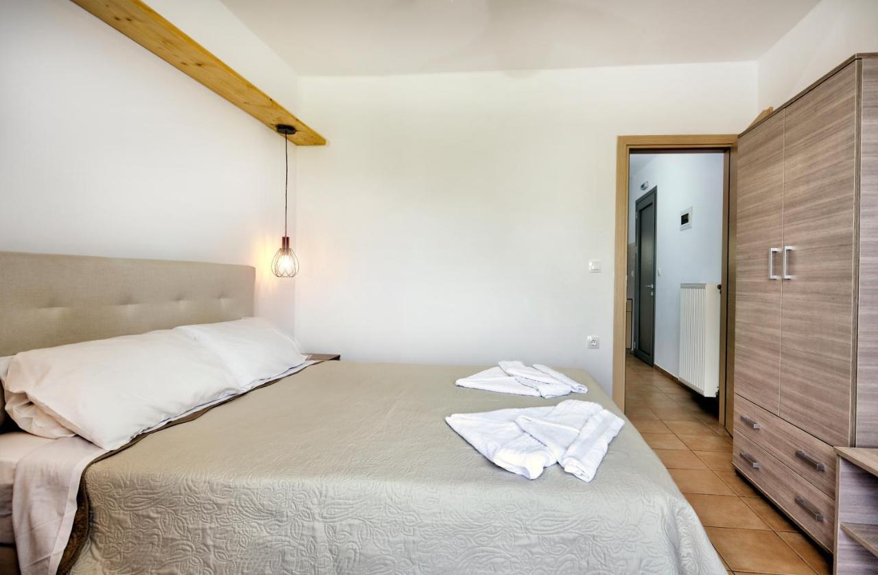 Achilli Apartments Скірос Екстер'єр фото