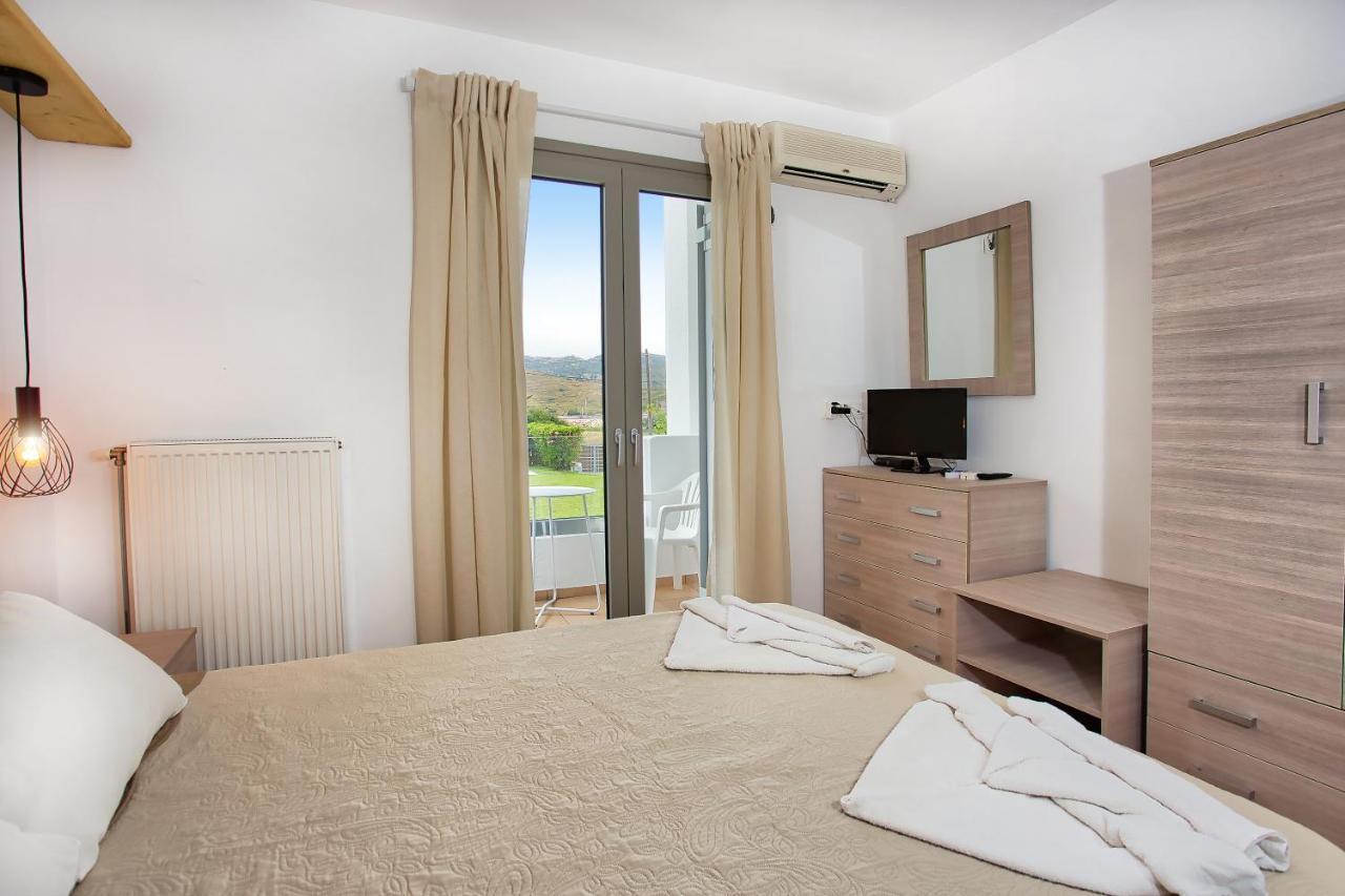 Achilli Apartments Скірос Екстер'єр фото