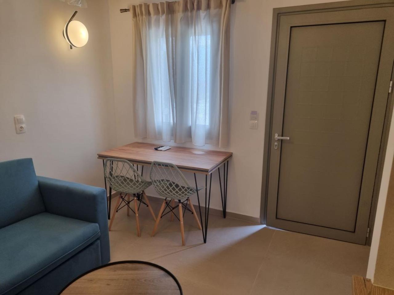 Achilli Apartments Скірос Екстер'єр фото